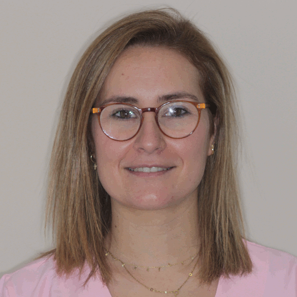 doctora Paula Morilla, peridoncia e implantes